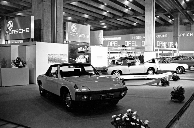 Porsche 914/4 (links) und 914/6 bei der Internationalen Automobilausstellung (IAA) in Frankfurt 1969 Foto: Auto-Medienportal.Net/Porsche